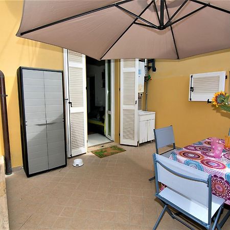 Casa Chiara In Centro Con Corte Privata Сан-Бенедетто-дель-Тронто Экстерьер фото