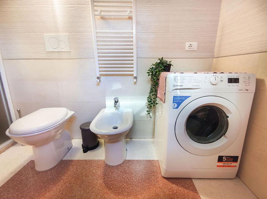 Casa Chiara In Centro Con Corte Privata Сан-Бенедетто-дель-Тронто Экстерьер фото