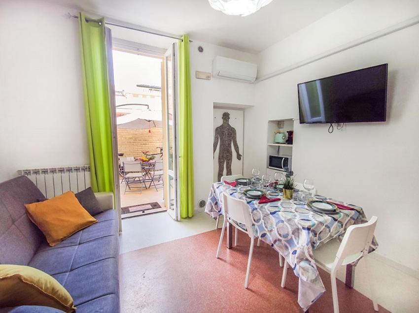Casa Chiara In Centro Con Corte Privata Сан-Бенедетто-дель-Тронто Экстерьер фото